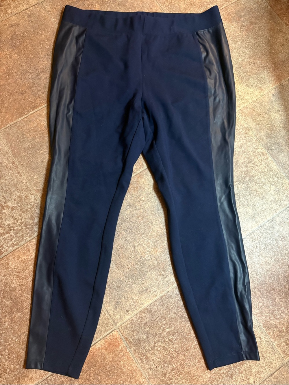 H by Halston Navy Pants with Dark Side Panels